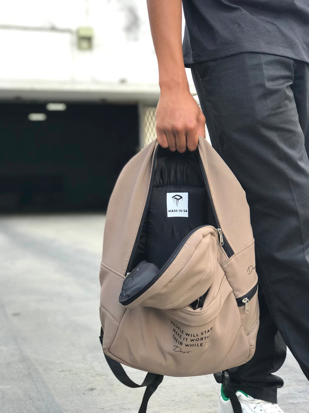 DROPY BACKPACK