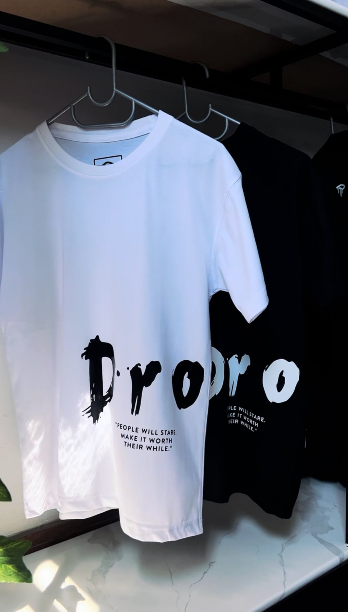 SIDE PRINT TEE
